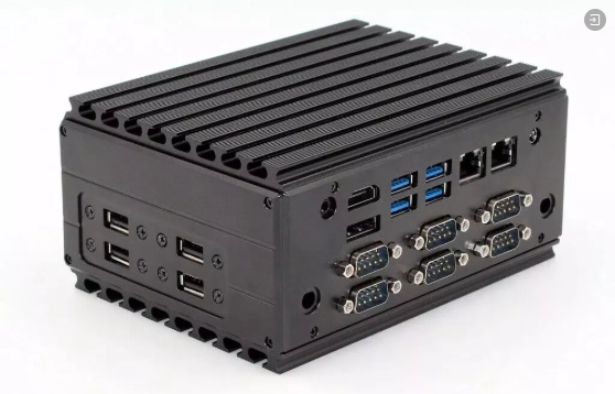 乐玩(中国)紧凑型无风扇工控机：支持3显！