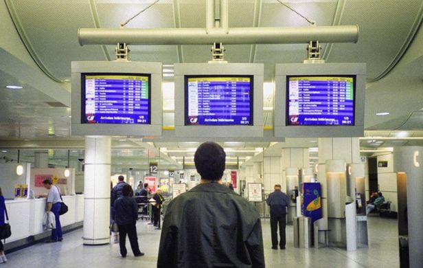 乐玩(中国)嵌入式电脑在乘客信息显示系统中的应用